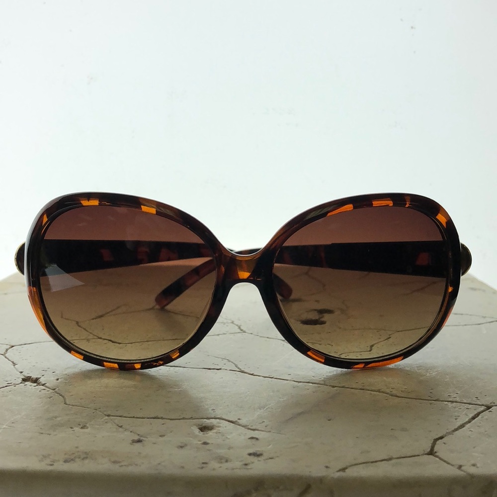 Oleg Cassini Big Round Tortoise Shell Frame Mediu… - image 1